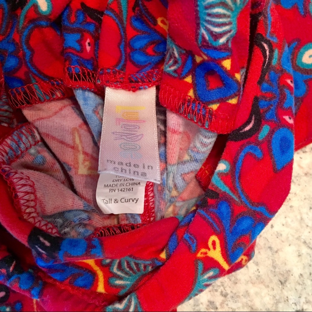 Set Of Lularoe Large Irma & 3 Pairs Of Tc Leggings - image 6